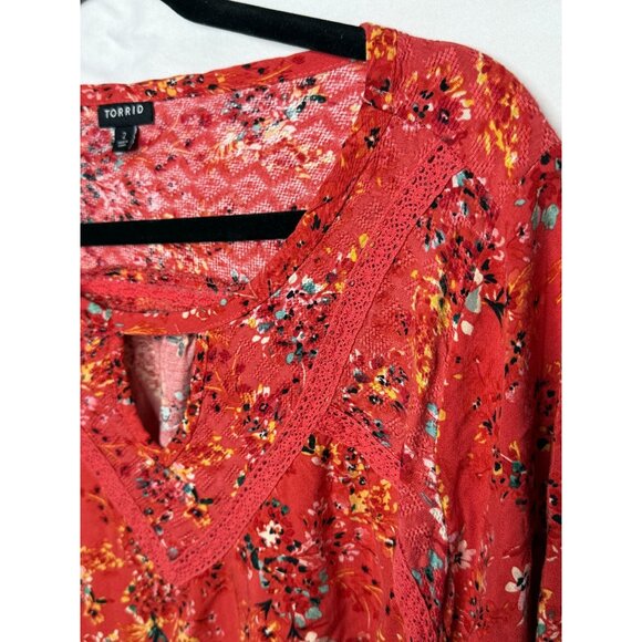 Torrid Floral Red Orange Lace Peasant Top, Boho Bell Sleeve, Size 2 (2X) - Picture 6 of 9